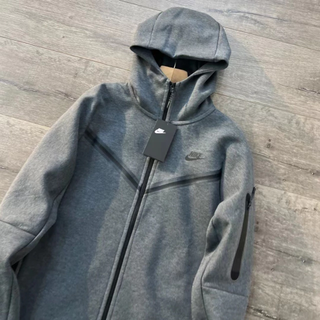 Nike Tech Fleece "Wolf Grey" (Jaqueta)